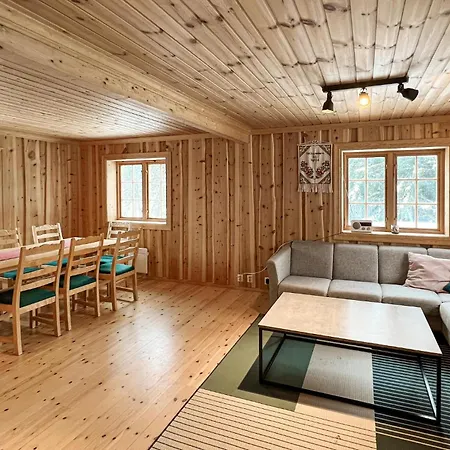 2 Bedroom In Aust- Torpa *