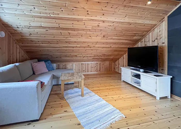 2 Bedroom In Aust- Torpa * Åmot