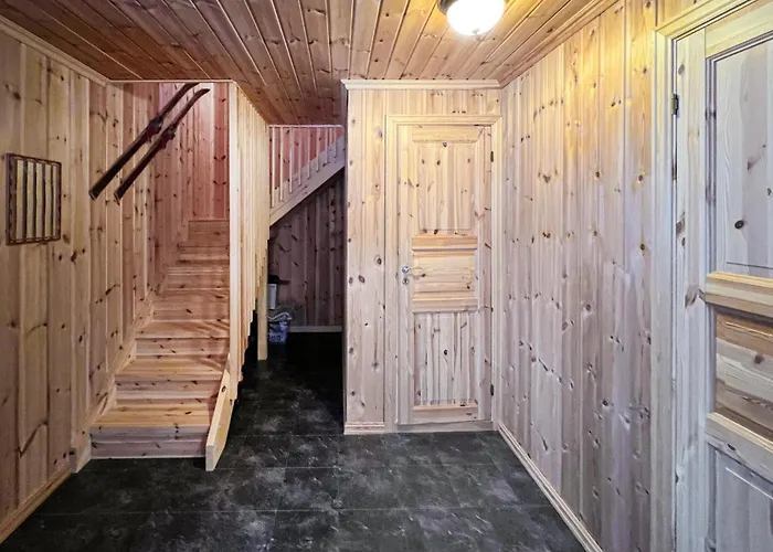 2 Bedroom In Aust- Torpa Semesterbostad Åmot