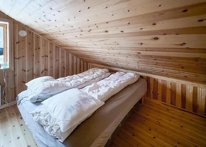 2 Bedroom In Aust- Torpa Prázdninový dům